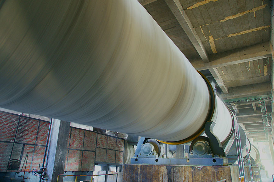Spraying granulation